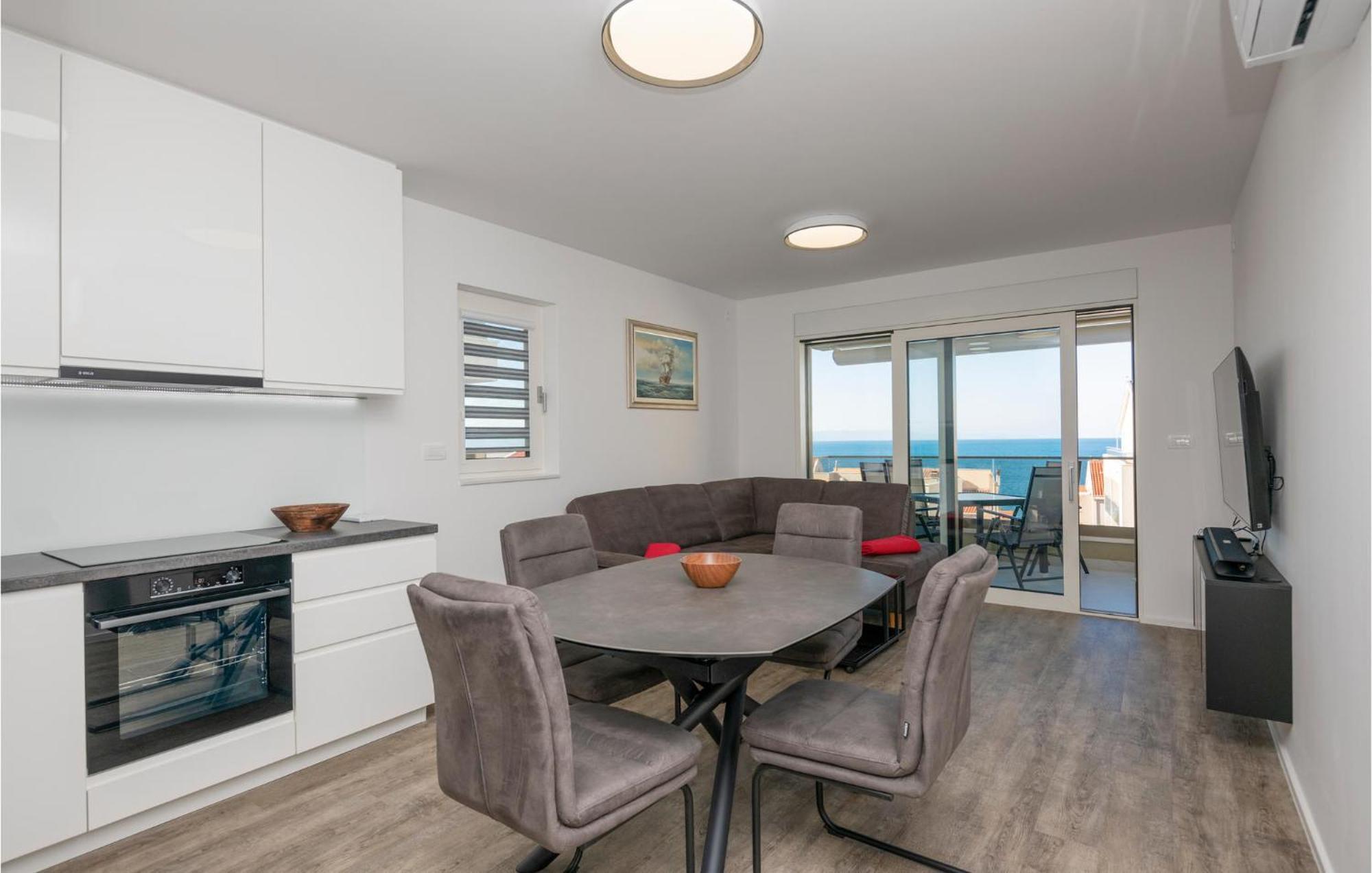 Stunning Apartment In Tucepi With Kitchen מראה חיצוני תמונה